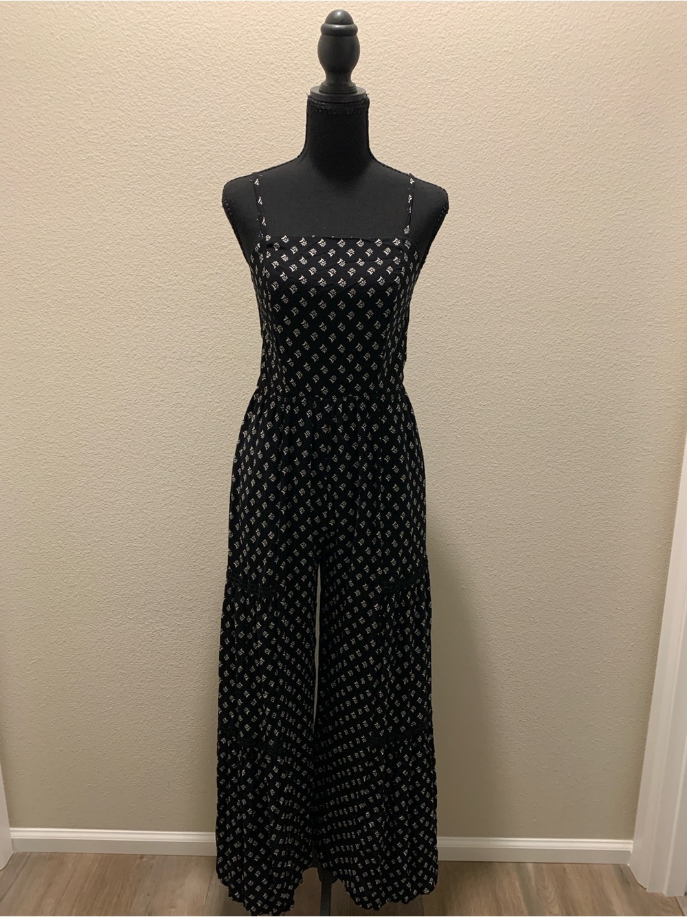 Lily Rose Black & White Printed Spaghetti Strap Wide-Leg Jumpsuit (Size S)